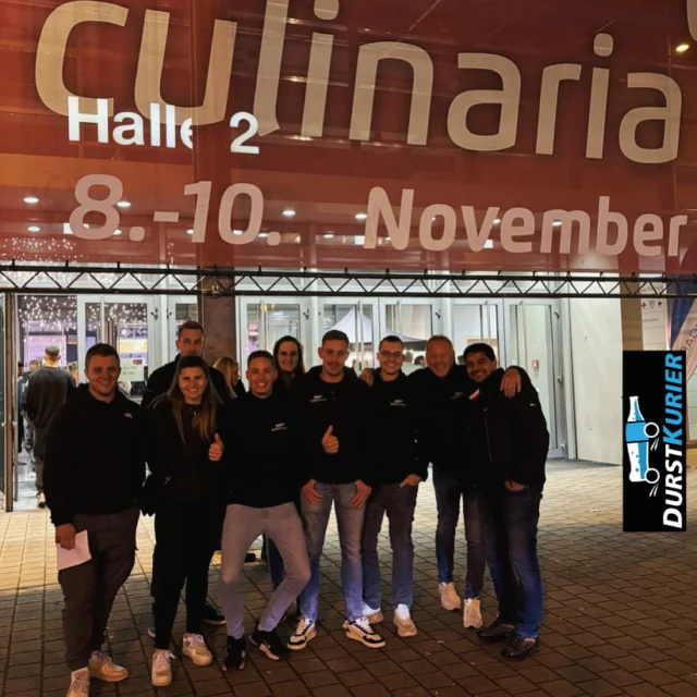 PLAZA CULINARIA 2024 🍺🥂🍴🥗🍔
Wir waren am vergangenen Wochenende auf der Palza in Freiburg, bei feinen Getränken haben wir bei unseren Industriepartner vorbei geschaut🥳🤩 

Team DurstKurier 😎

#plaza #plazaculinariafreiburg #freiburg #getränkewelt #getränke #industriepartner #durstkurier #team #mykaiserstuhl #messe #essen #lieferservice #heimat #weiterbildung #regional